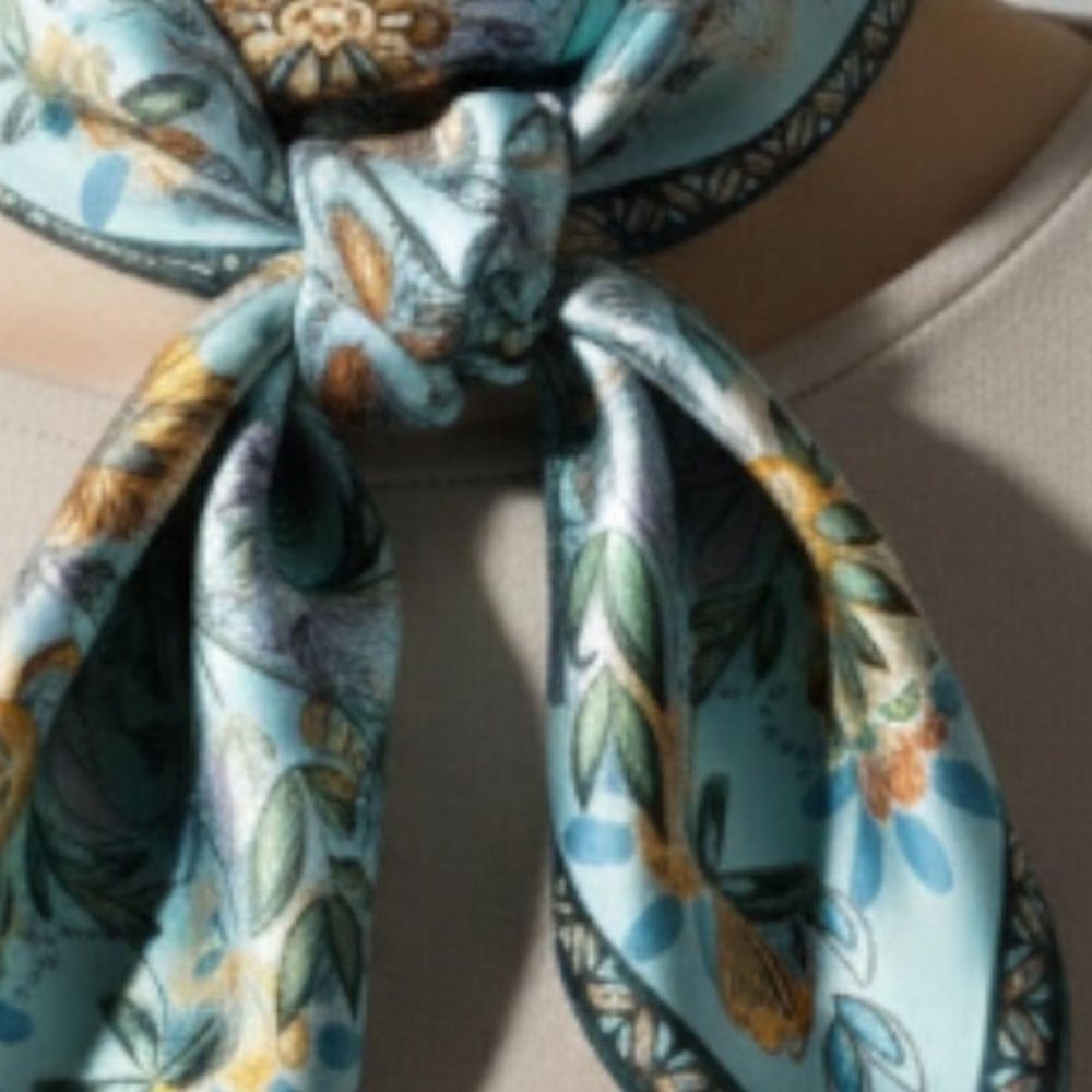 Floral Patterned Scarf - Picture 5 of 5